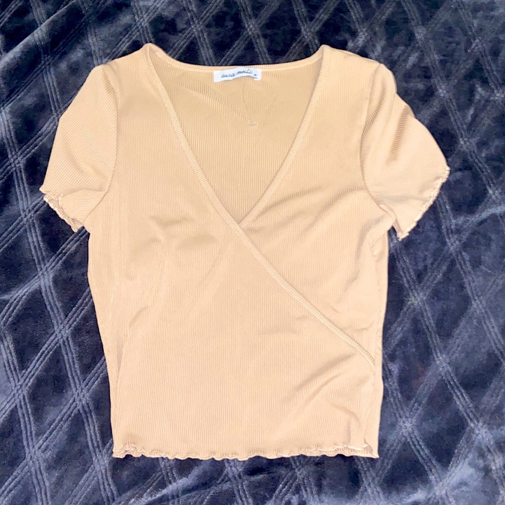 tan lettuce top
